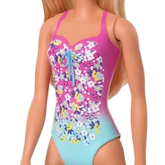 Boneca Barbie Praia Loira Maiô Rosa Floral GHW37 - Mattel na internet