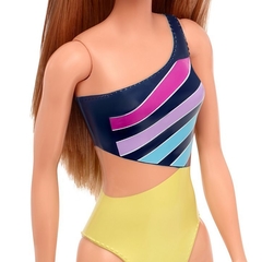 Boneca Barbie Praia Loira Maiô Amarelo GHW41 - Mattel na internet