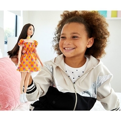 Boneca Barbie Fashionistas Vestido laranja - comprar online