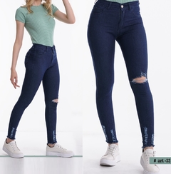 Pack de 3 Jeans tiro alto oscuro con rotura en una rodilla y botamanga art 32 MZ - comprar online