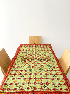 Camino de mesa bordado a mano de la India - Redondo 80 cm (copia) (copia) (copia) (copia)