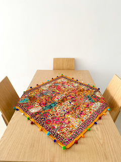 Imagen de Carpeta patchwork de la India con pompon - Cuadrado APM73000