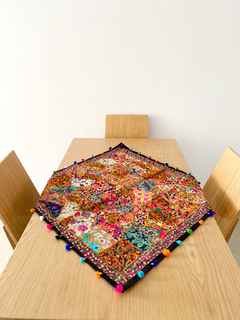 Carpeta patchwork de la India con pompon - Cuadrado APM73000 - tienda online