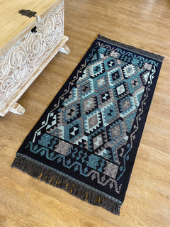 Tapete Kilim Diseño Antep 120x60 cm - Kayi Negro con azul APM34128