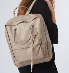 Backpack Manu Peque Cuero - comprar online