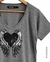 Remera V PREMIUM Tattoo heart GREY (4 talles) - Kuwana Shop