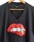 Remera V Oversize (XL) Red Lips Shine - comprar online