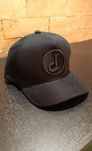 Boné Trucker Preto