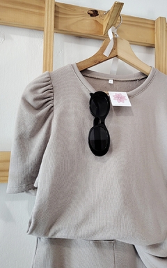 REMERA CONJUNTO TULLY