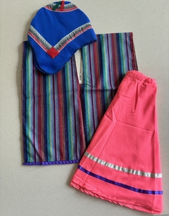 Imagen de Carnavalito. Poncho/chaleco, pantalón o pollera y gorro chulo. Coya