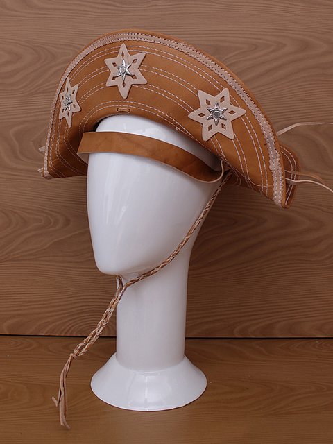 O Chapéu de Lampião em couro é conhecido por chapéu cangaceiro.