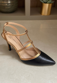 Scarpin Preto de Couro e Bronze Legítimo com Salto de 7cm