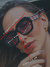 Óculos de Sol Bruna Preto Degradê Xadrez na internet