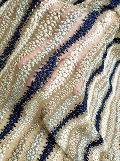 Imagem do Tecido Tule Premium Bordado Bicolor com Pedrarias Azul Marinho