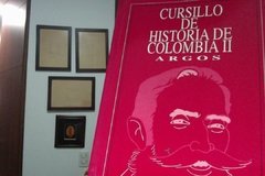 Cursillo de historia de Colombia II   - ARGOS -  ISBN 958638179X y 9789586381796