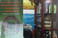 Diccionario de supersticiones y creencias populares - Francisco J. Flores Arroyuelo - Precio libro - Editorial Alianza - ISBN 9788420637792