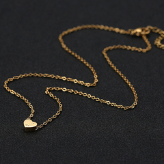 CO 203 - Collar dorado corazon pequeño con inicial