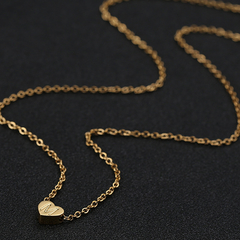 CO 203 - Collar dorado corazon pequeño con inicial - comprar online