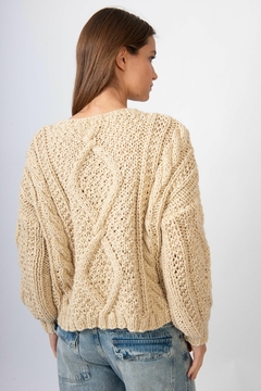 Sweater Quequen beige en internet