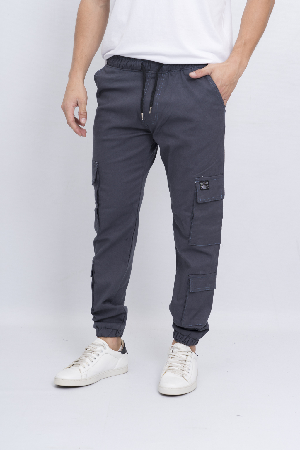 Joggers con bolsillos sale