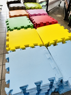 Imagem do Kit 6 Tatames E.V.A. 50cm x 50cm cores sortidas