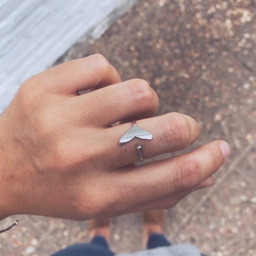 Anillo cola online ballena