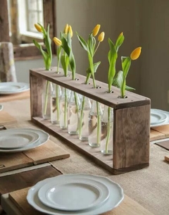 Enfeite para mesa com potes de vidro para flores e plantas