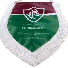 A Réplica da Flâmula Fluminense Final da Libertadores - Myflag .é o acessório perfeito para quem viveu este Momento da História do Tricolor e não abre mão de expor seu amor pelo Clube. Foram feitas no mesmo molde da Flâmula usada pelo Capitão Nino na Gran