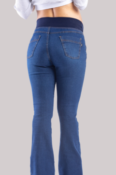 Calça Gestante Jeans Flare Azul na internet