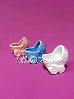 Carrinho de bebê - Bruxiara Porcelanas