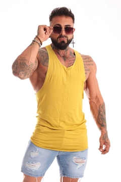 MUSCULOSA MEN MOSTAZA S-2023