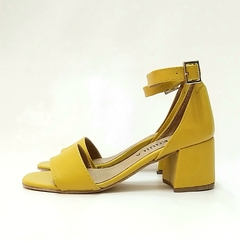 Sandalias ALMA amarillo mango