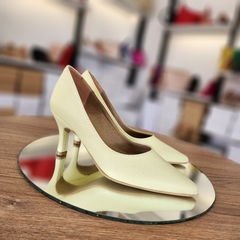 Stilettos ecocuero graneado amarillo lima taco 6,5 cm - comprar online