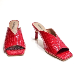 Sandalias VALENTINA croco charol rojo