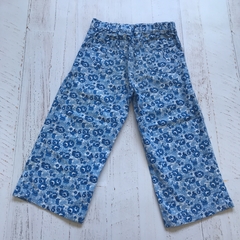 Pantalon oxford floreado. JULIETA CARRI 18 meses en internet