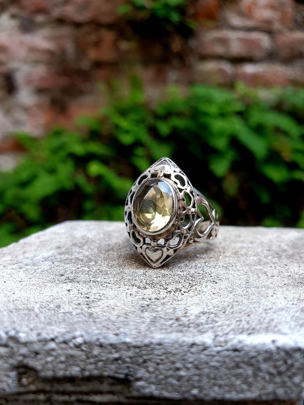 Anillo Laila con Topacio amarillo