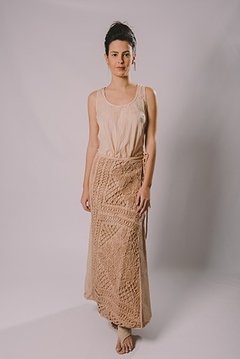 Envelope skirt with artisanal lace