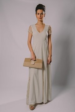 Long dress with gusset and sleeves in fillet lace