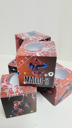 Mini caja cubo 6x6x6 personalizada con perforación para hojas y crayones de - comprar online
