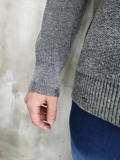 Sweater Rotured Gris - tienda online