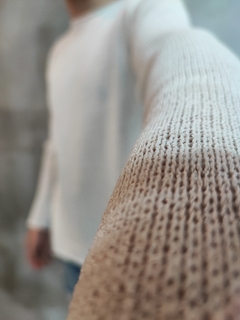Sweater Malmok Crudo - tienda online