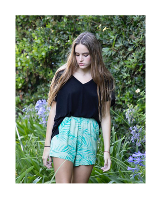 Short Nina Hojas Verde - comprar online