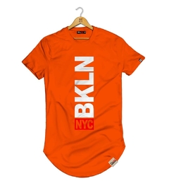 Camiseta LongLine BKLN NYC - Pintee T-shirt - As Camisetas Mais Incríveis da Internet