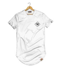 Camiseta Longline Básica Alongada Pintee Logo na internet