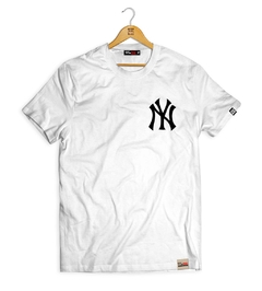 Camiseta NY Basic - Pintee T-shirt - As Camisetas Mais Incríveis da Internet