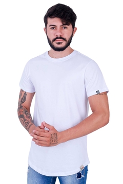 Camiseta Longline Básica sem Estampa - Pintee T-shirt - As Camisetas Mais Incríveis da Internet