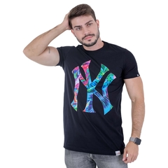Camiseta NY Color Floral - Pintee T-shirt - As Camisetas Mais Incríveis da Internet