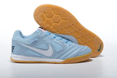 Chuteira Nike Futsal Supreme x Nike SB Gato Original - Sport Shoe