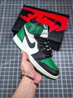 Tênis Nike Air Jordan 1