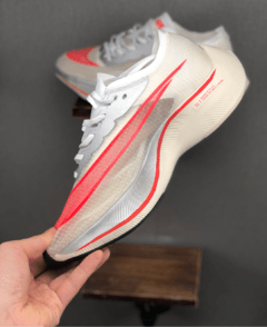 Nike ZoomX Vaporfly Next% na internet